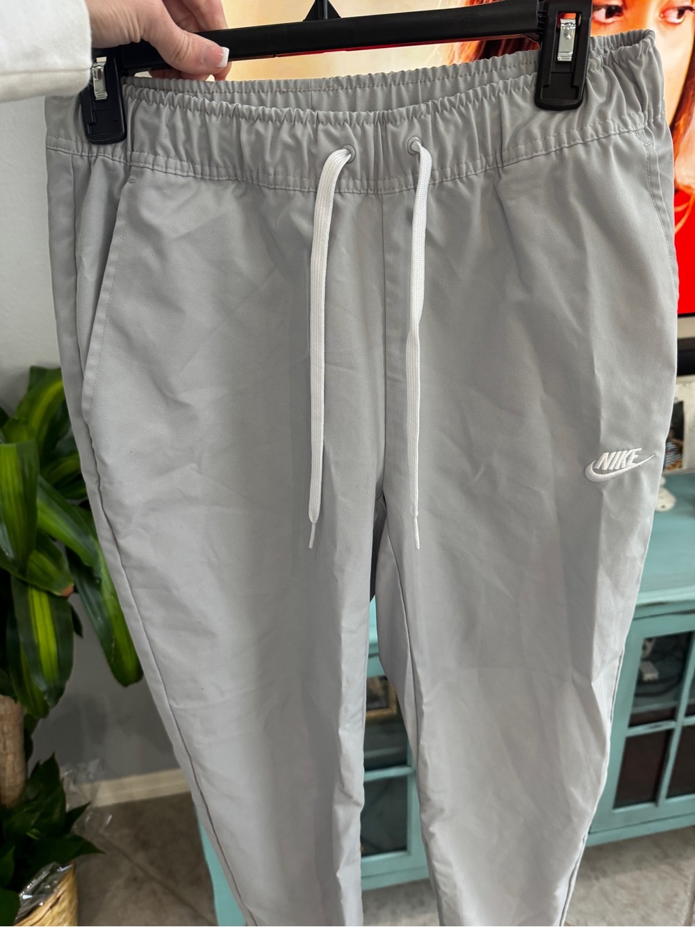 Men’s Small Nike Light Gray Elastic Waist Joggers with White Drawstrings